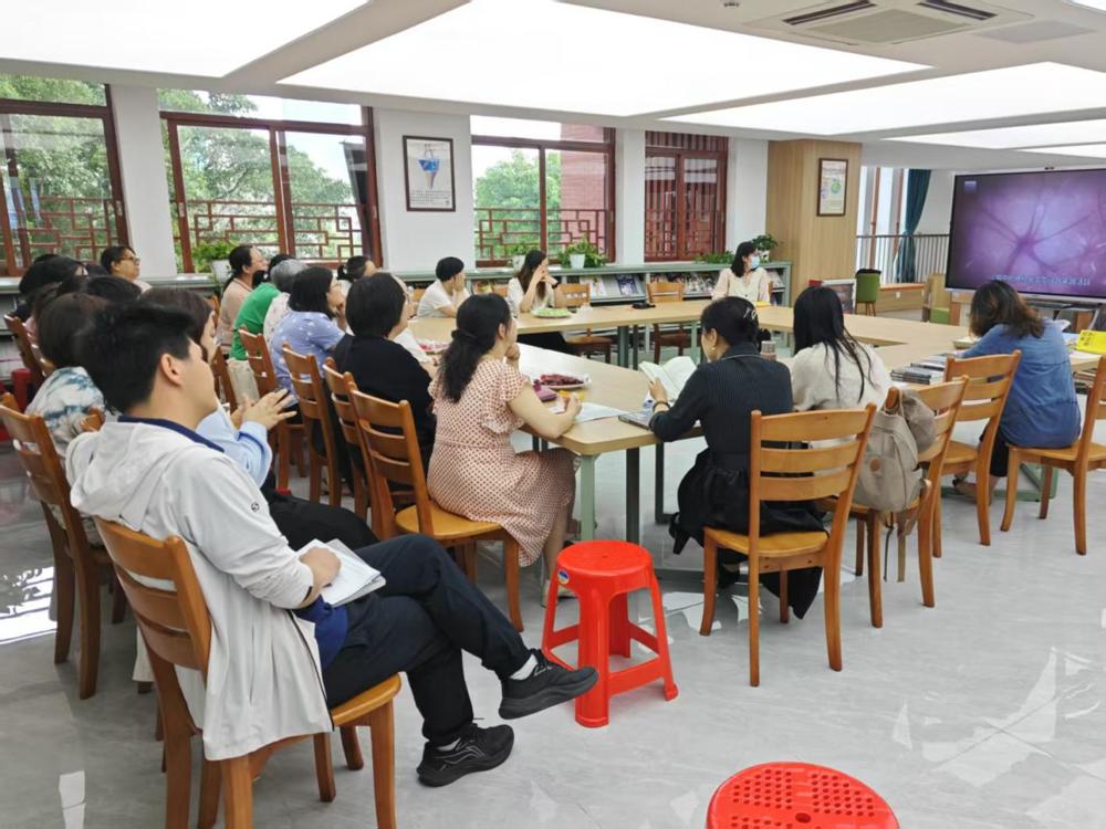 郭颖仪老师讲解神经元和大脑结构