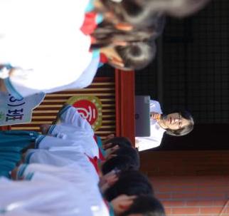 图6  李绮华副校长寄语新生