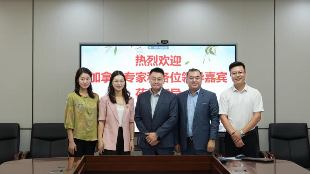 e704a9d07d35f4c6977bae70b1cdd971